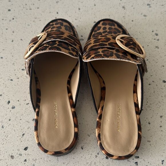 Ann Taylor Mules Flat Leopard Print Calf Hair Women's Size 5.5 Slip On Shoes EUC - Picture 4 of 12